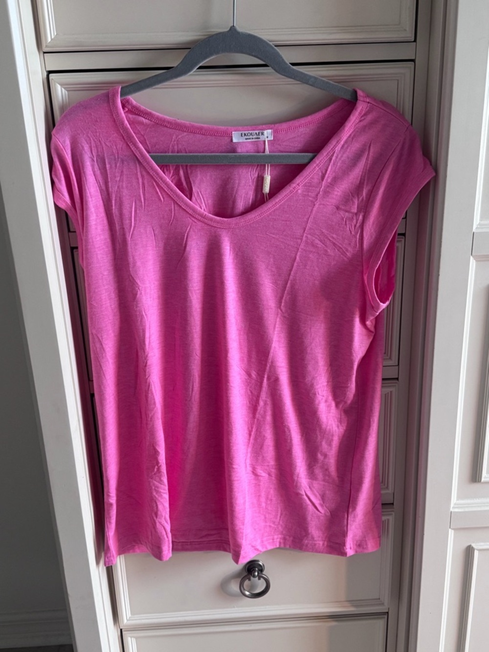 Ekouaer Women’s Scoop Neck Short Sleeve Top and shorts - Hot Pink never worn